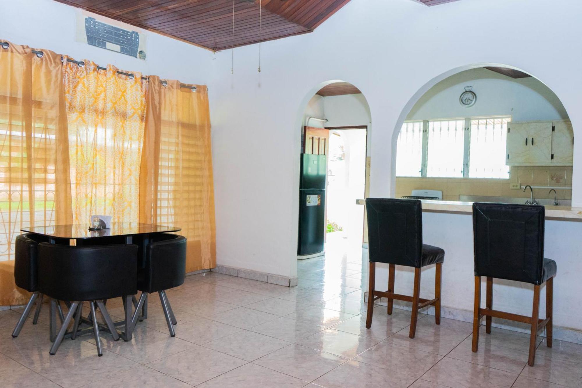 Hostal Familiar Argenal - David Exterior photo